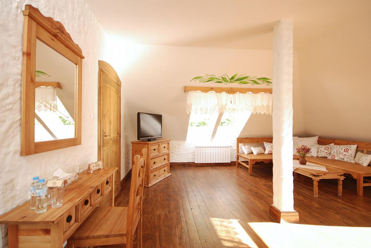 Lipowy Gosciniec Aparthotel Otwock Maly Exterior photo